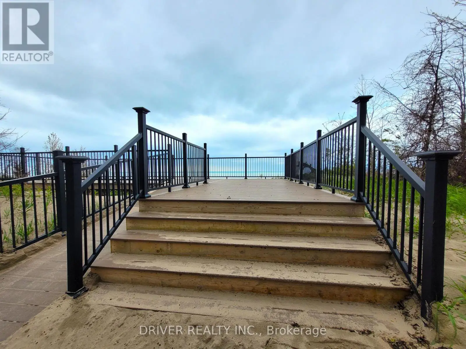 89 – 930 Lakeshore Road — Stairs